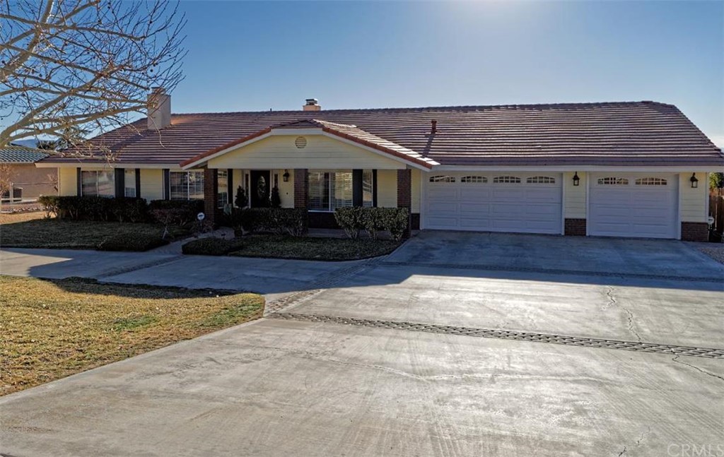 17010 Tokata Road Apple Valley, CA 92307 - Photo 1 of 1