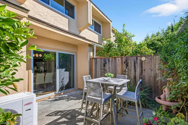 $958,000 | 125 Connemara Way, Unit 130, Sunnyvale, CA 94087