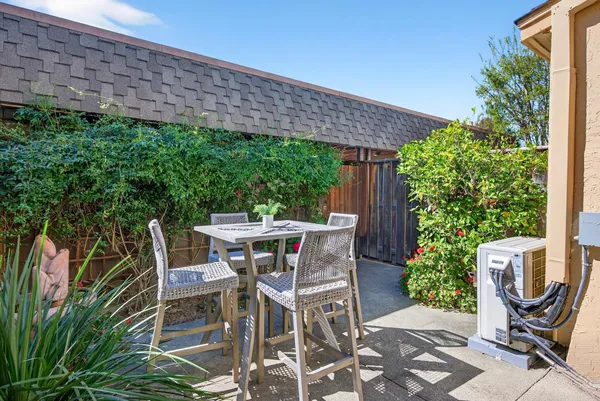 $958,000 | 125 Connemara Way, Unit 130, Sunnyvale, CA 94087