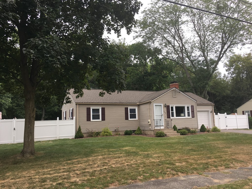 123 Meadowbrook Road Agawam, MA 01001 - Photo 3 of 26 Gallery Image 3