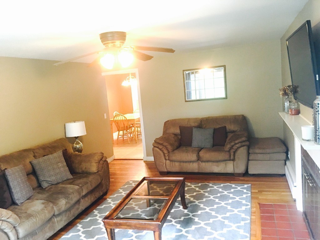 123 Meadowbrook Road Agawam, MA 01001 - Photo 5 of 26 Gallery Image 5