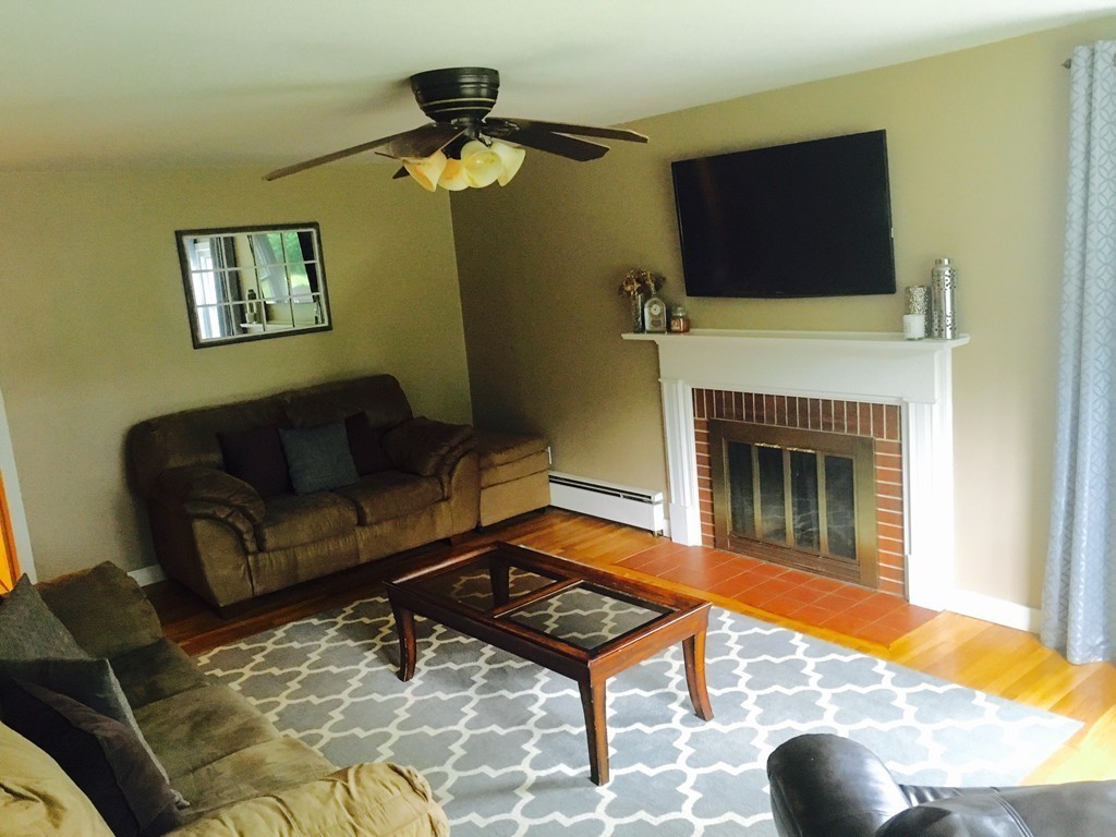 123 Meadowbrook Road Agawam, MA 01001 - Photo 7 of 26 Gallery Image 7