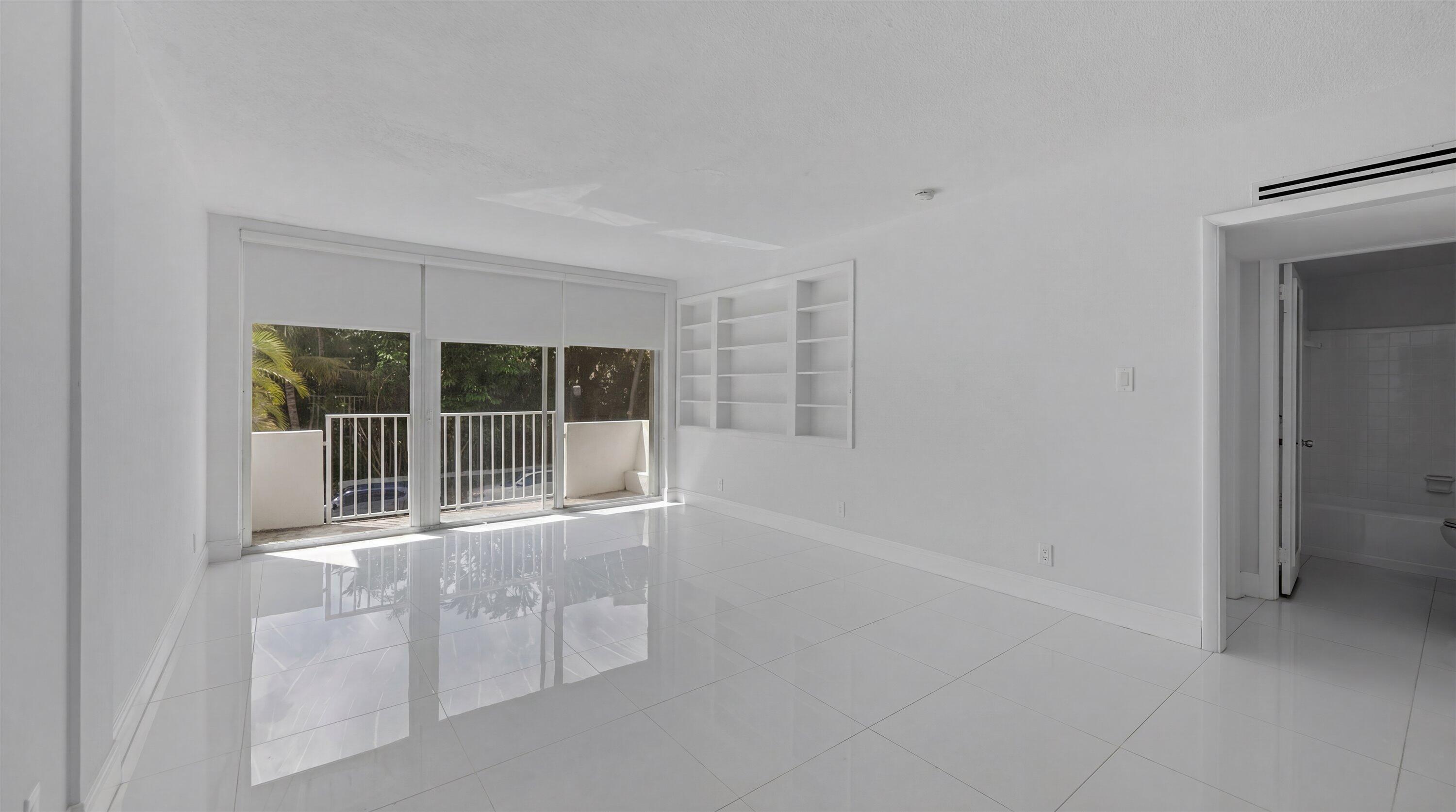 401 Peruvian Avenue, Unit 2010 Palm Beach, FL 33480 - Photo 1 of 20 Living Room