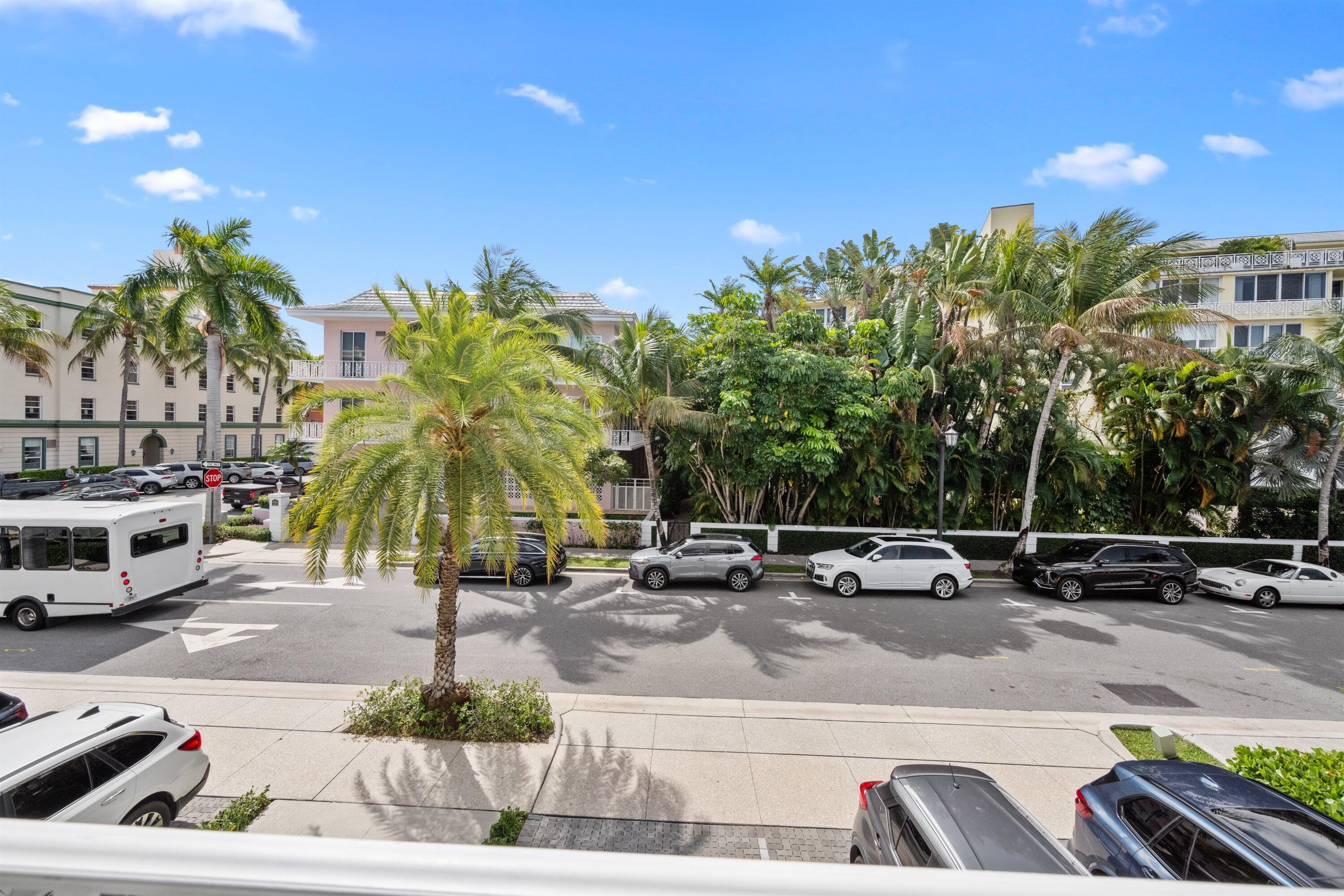 401 Peruvian Avenue, Unit 2010 Palm Beach, FL 33480 - Photo 12 of 20 Balcony