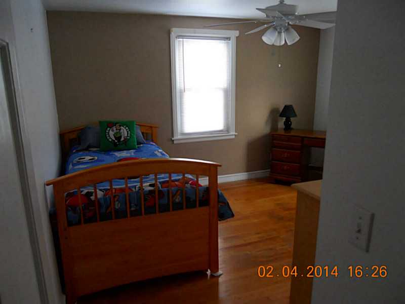 31 Broadmoor Road Cranston, RI 02910 - Photo 9 of 11 Bedroom.