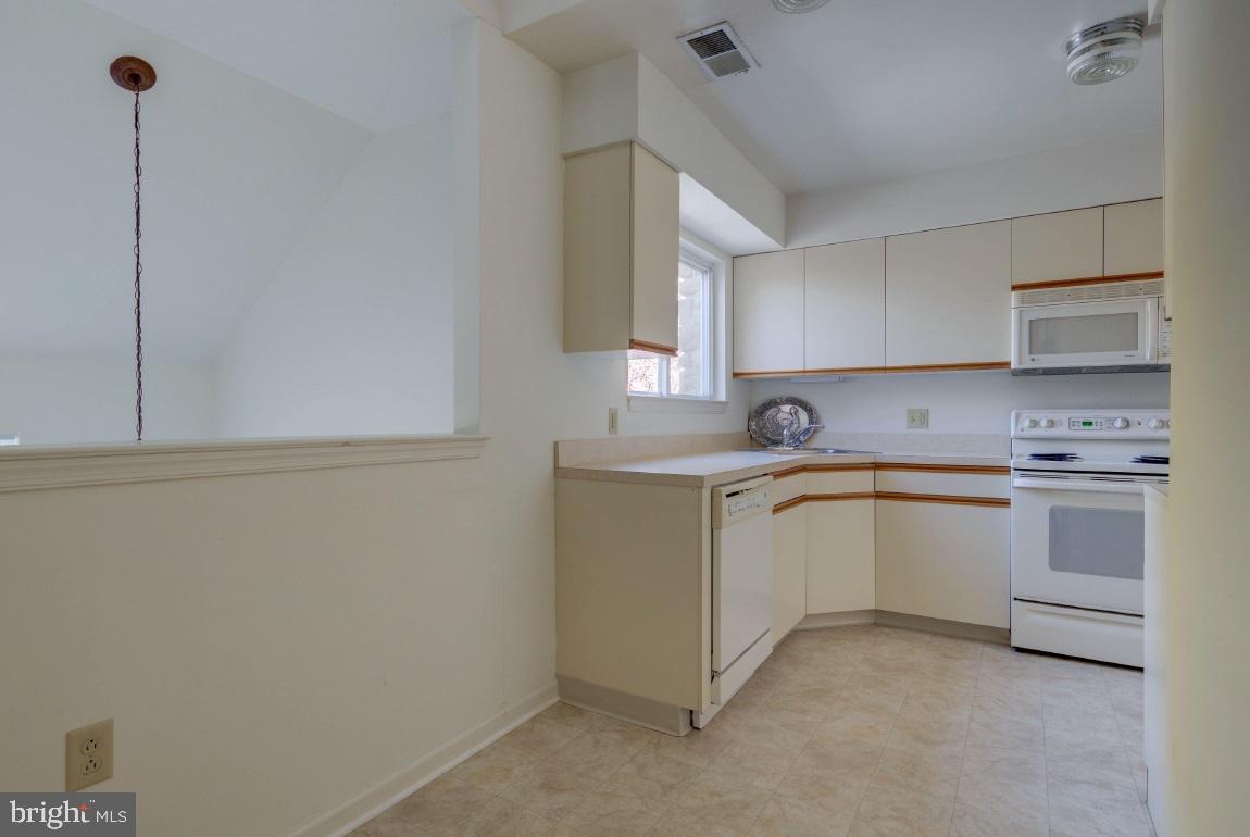 341 Brigade Court Chesterbrook, PA 19087 - Photo 11 of 27 Room in the kitchen for a table!