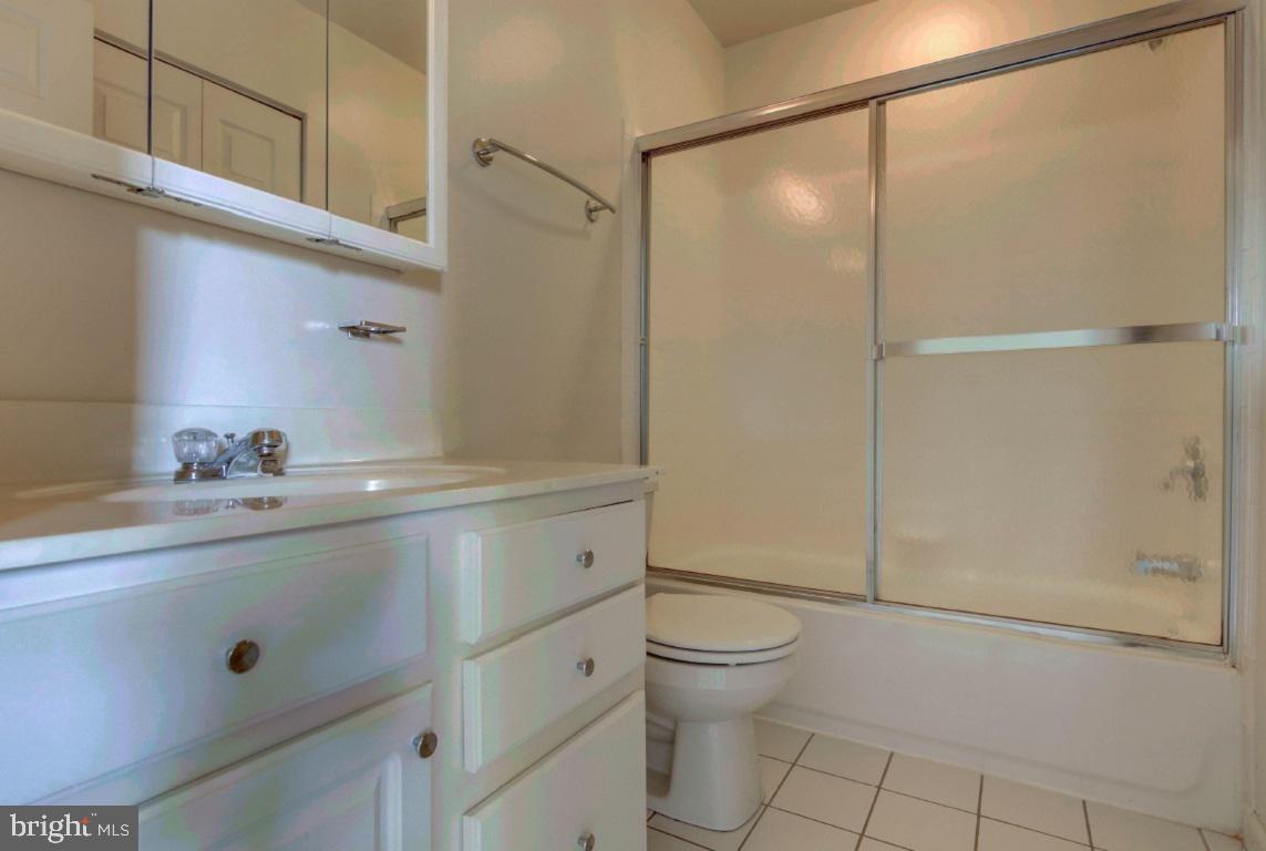 341 Brigade Court Chesterbrook, PA 19087 - Photo 23 of 27 Tub - Shower Combo in Bathroom 2