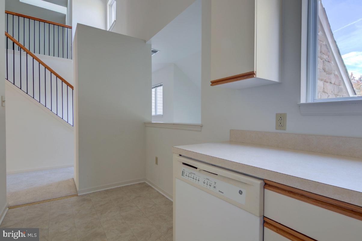 341 Brigade Court Chesterbrook, PA 19087 - Photo 7 of 27 Includes Dishwasher !