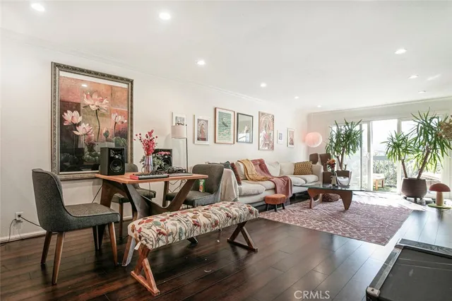 $675,000 | 2940 North Verdugo Road, Unit 305, Glendale, CA 91208