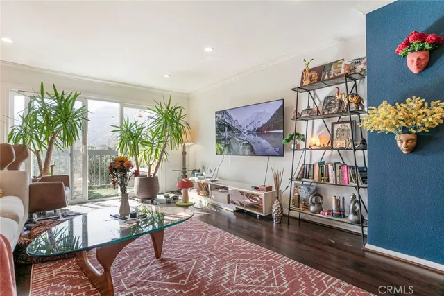 $675,000 | 2940 North Verdugo Road, Unit 305, Glendale, CA 91208