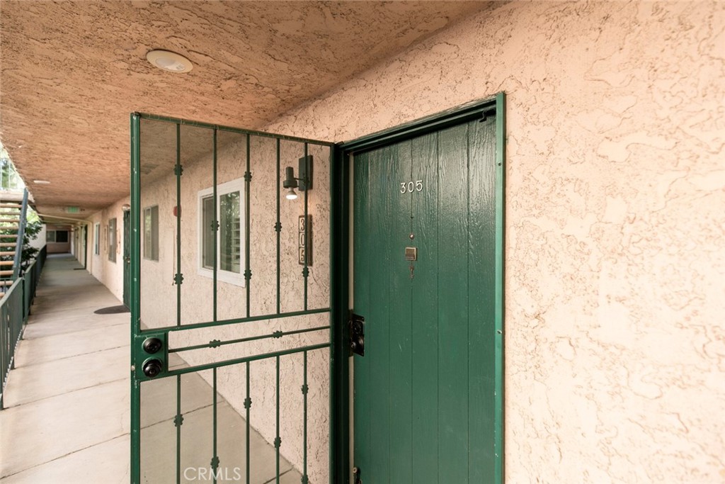 2940 North Verdugo Road, Unit 305 Glendale, CA 91208 - Photo 2 of 30