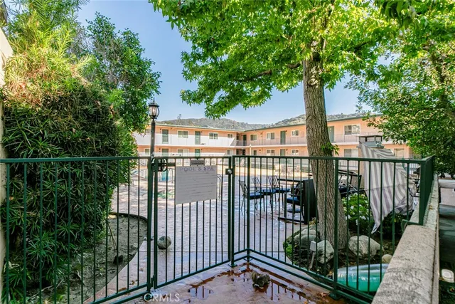 $675,000 | 2940 North Verdugo Road, Unit 305, Glendale, CA 91208