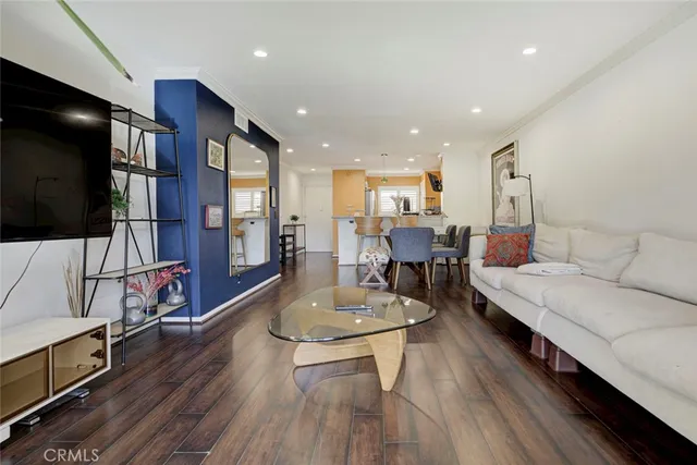 $675,000 | 2940 North Verdugo Road, Unit 305, Glendale, CA 91208