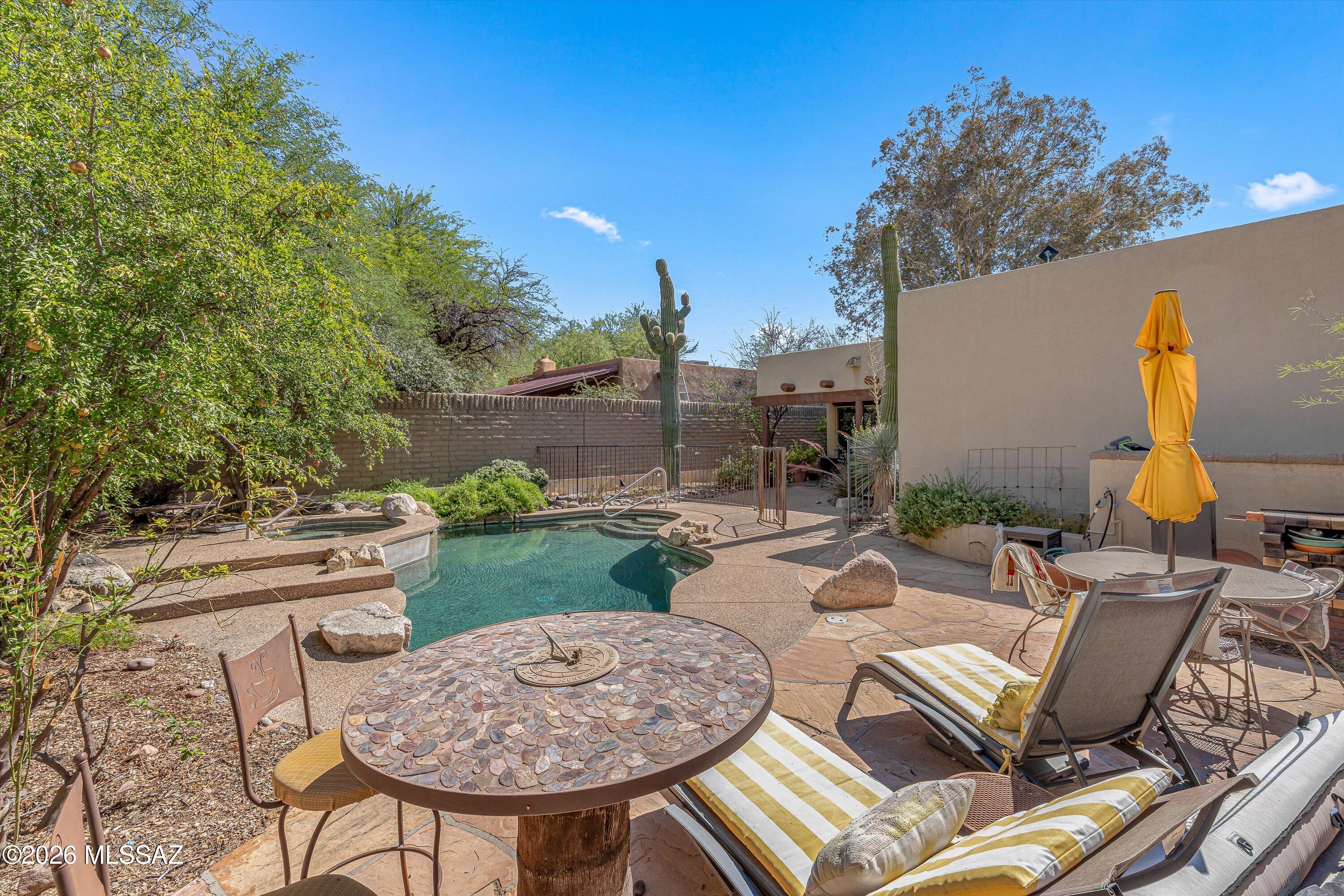 2940 North Santa Rosa Place Tucson, AZ 85712 - Photo 5 of 45