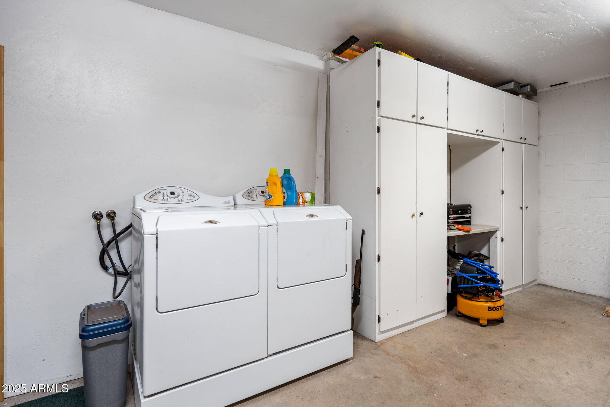 30 N1068 Greer, AZ 85927 - Photo 33 of 50 a utility room with dryer and washer