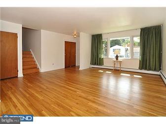 353 Ainslie Road Huntingdon Valley, PA 19006 - Photo 2 of 11 Living Room