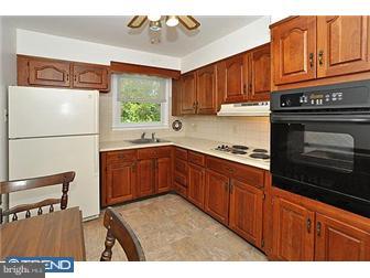 353 Ainslie Road Huntingdon Valley, PA 19006 - Photo 4 of 11 Kitchen