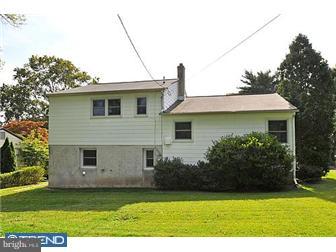 353 Ainslie Road Huntingdon Valley, PA 19006 - Photo 10 of 11 Exterior Back