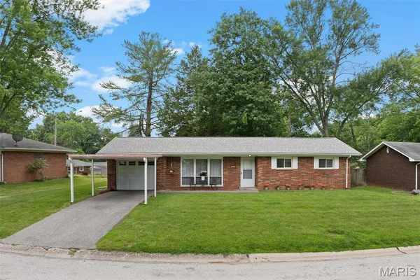 $159,900 | 34 Fenwood Drive, Belleville, IL 62220