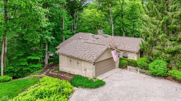 $1,099,000 | 7592 Poplar Point Drive, Trafalgar, IN 46181