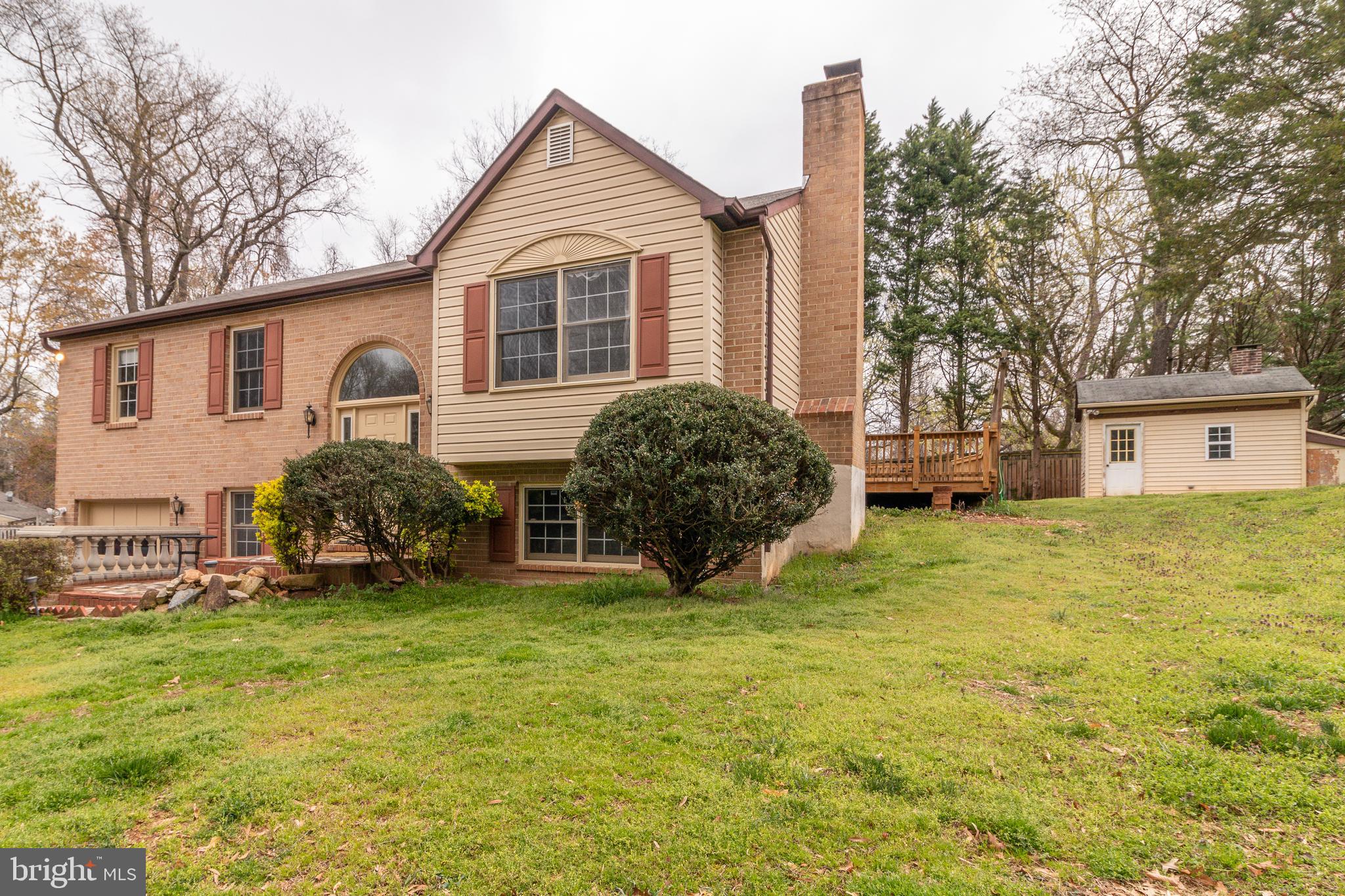 8932 Round Top Road Manassas, VA 20112 - Photo 2 of 39 Side View