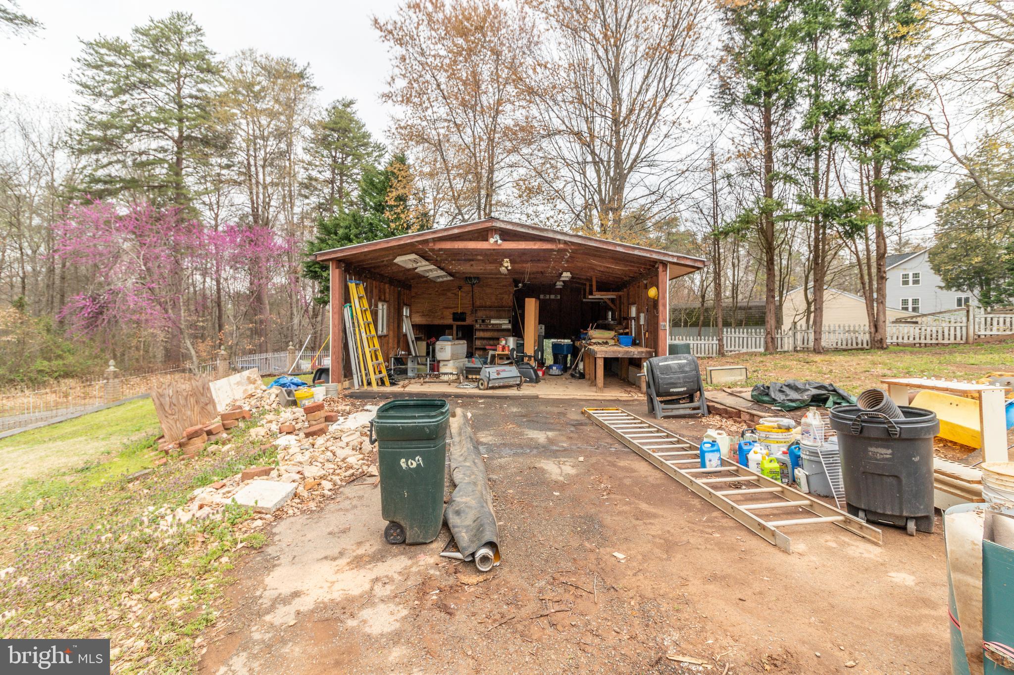 8932 Round Top Road Manassas, VA 20112 - Photo 33 of 39 2 car Garage