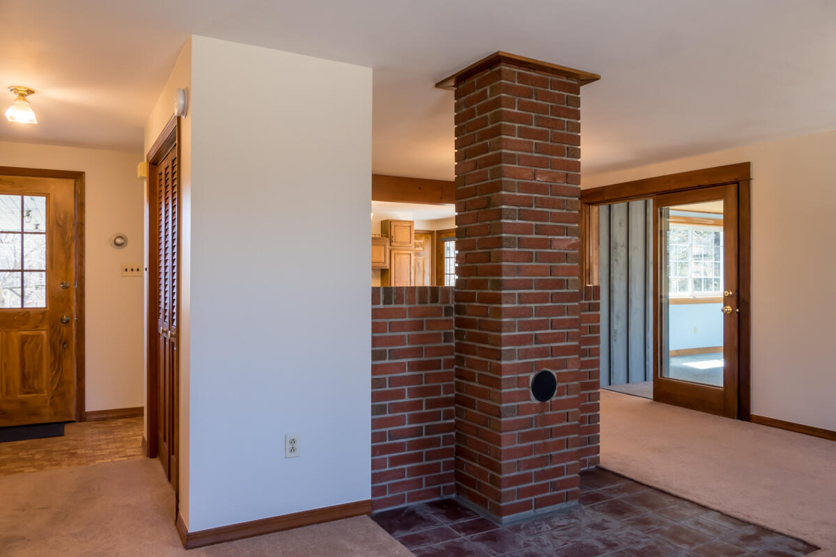 1289 Royalsborough Road Durham, ME 04222 - Photo 13 of 59 18-Living room (4 of 4)