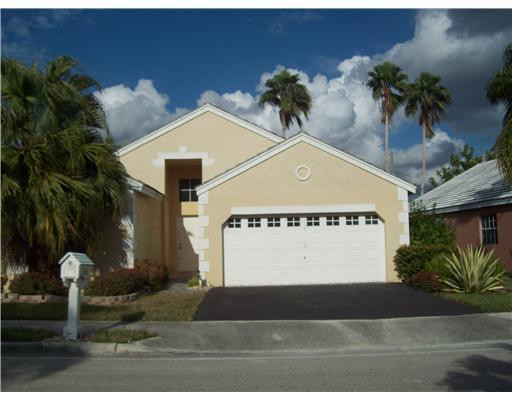 536 Bridgeton Road Weston, FL 33326 - Photo 1 of 10 Exterior Front