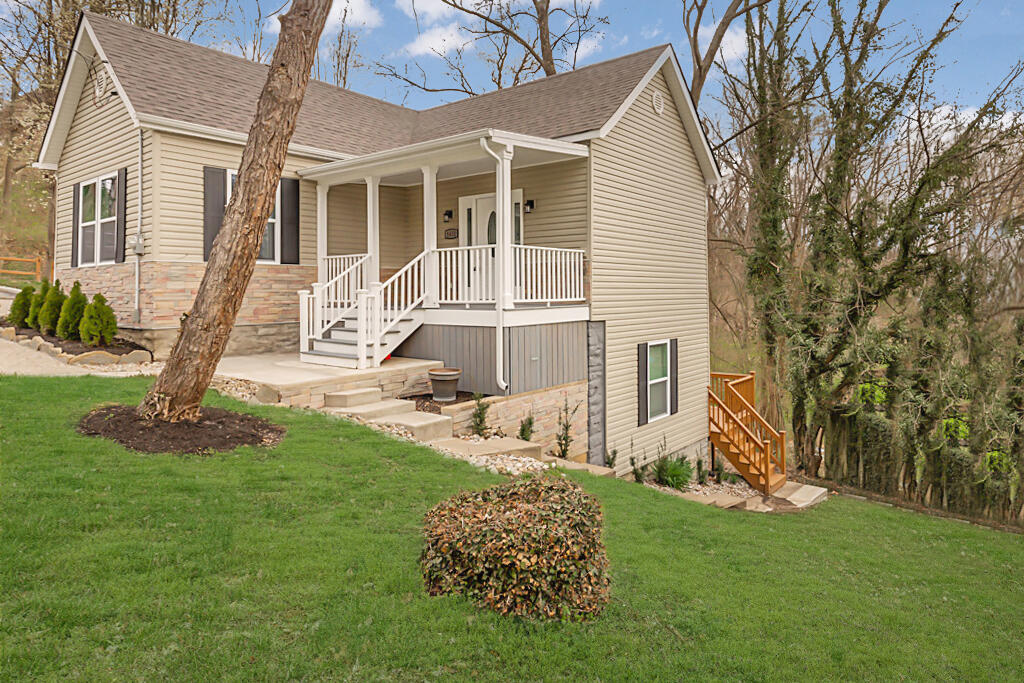1632 Amsterdam Road Covington, KY 41011 - Photo 2 of 19