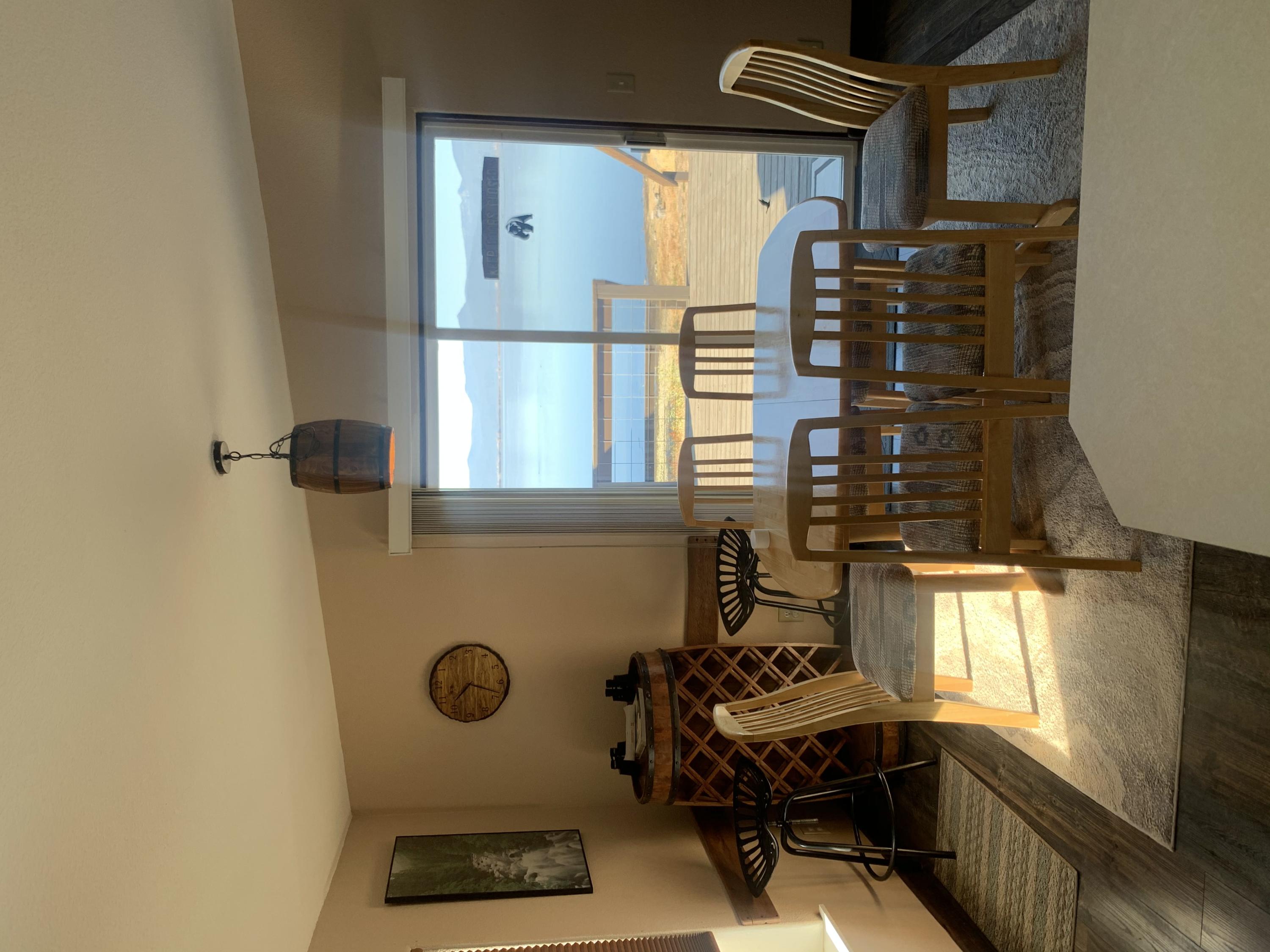 37458 Modoc Point Road Chiloquin, OR 97624 - Photo 2 of 17 Breakfast Nook