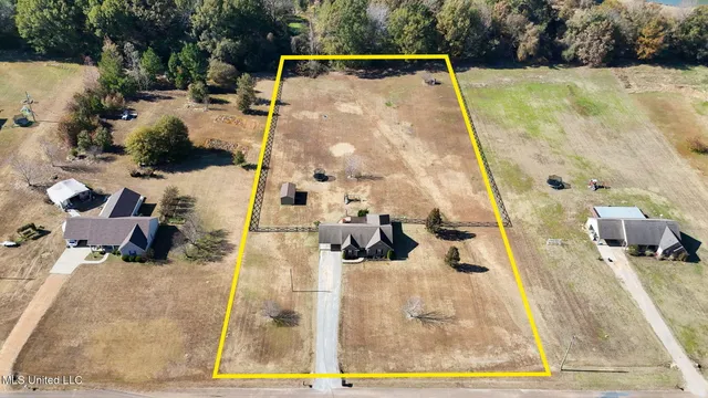 $285,000 | 110 Emily Lynn Road, Sarah, MS 38665
