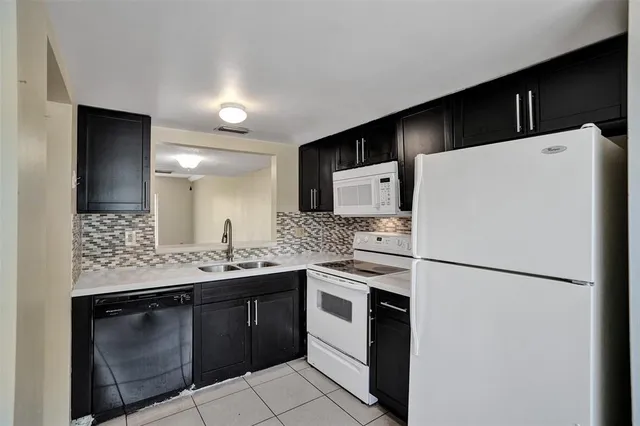 $2,100 | 3861 Northwest 90th Avenue, Unit 3861, Fort Lauderdale, FL 33351