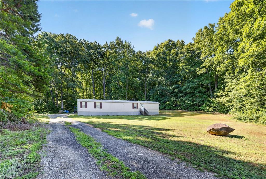 526 Kindley Road Thomasville, NC 27360 - Photo 1 of 14