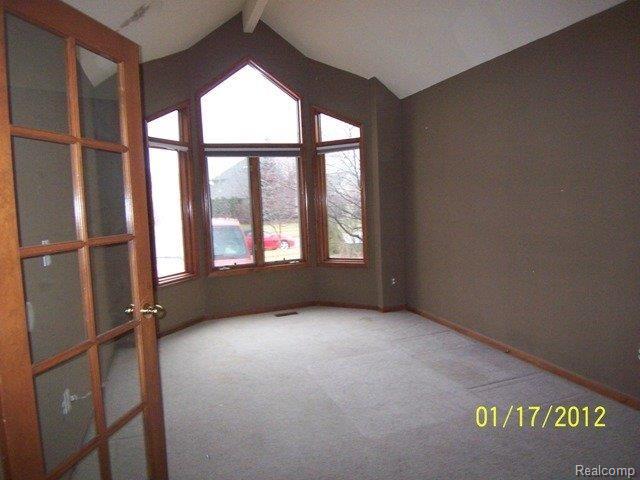 47731 Sandy Ridge Drive Macomb, MI 48044 - Photo 4 of 12 100_1825.jpg