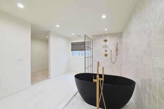 a bathroom with a toilet