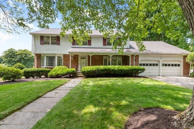 19 Saddle Club Road Lexington, MA 02420 - Photo 2 of 29 Gallery Image 2