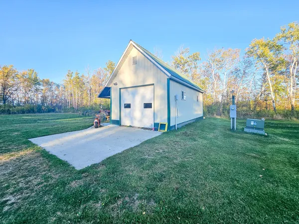 $331,900 | 14590 380th Street Northeast, Middle River, MN 56737