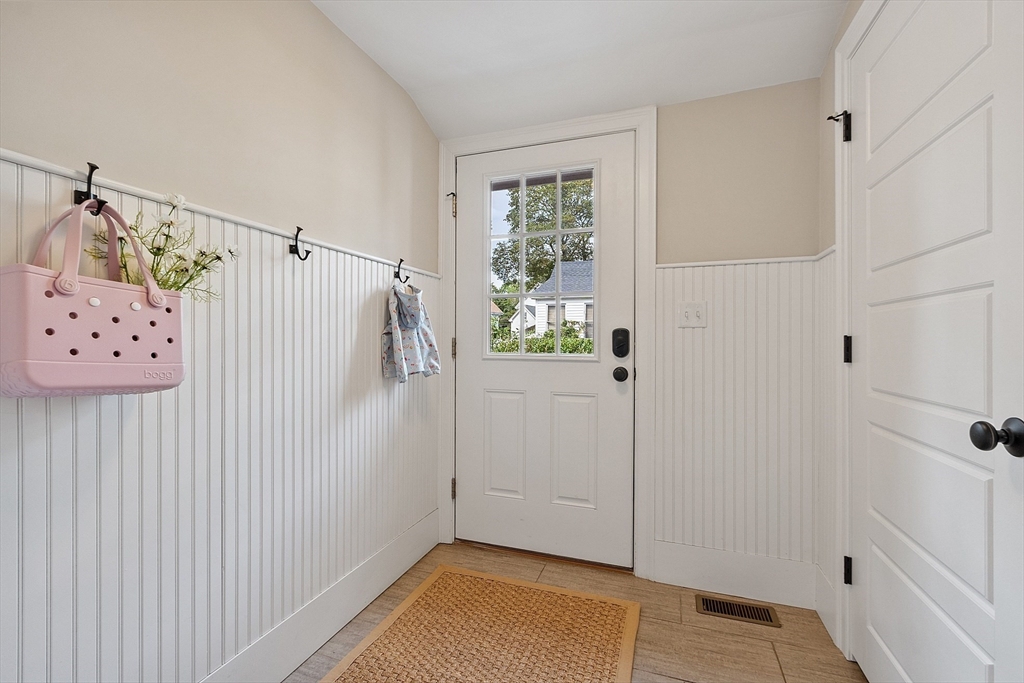 19 Shirley Street, Unit 19 Lexington, MA 02421 - Photo 16 of 32 Gallery Image 16