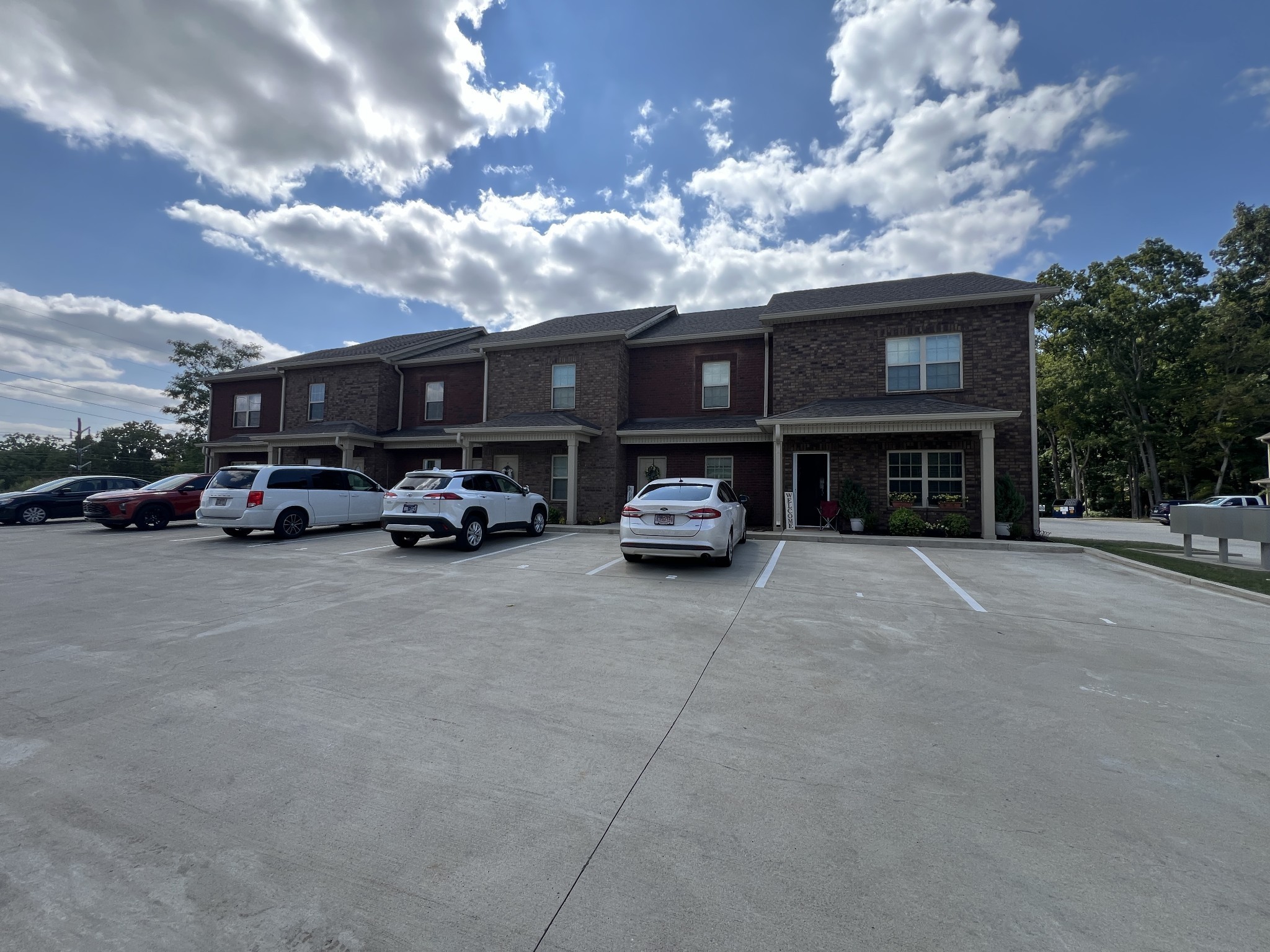 550 Peachers Mill Road, Unit B4 Clarksville, TN 37042 - Photo 33 of 34 a car parked in front of a building