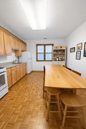 $2,695 | 4233 North Kenmore Avenue, Unit GN, Chicago, IL 60613