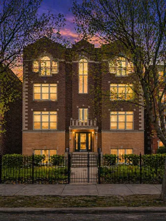 $2,695 | 4233 North Kenmore Avenue, Unit GN, Chicago, IL 60613