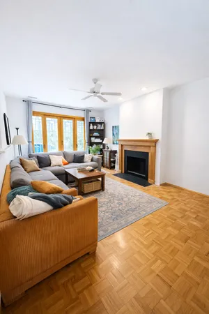 $2,695 | 4233 North Kenmore Avenue, Unit GN, Chicago, IL 60613