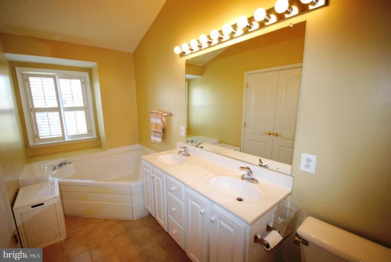 117 Rivanna Terrace Southwest Leesburg, VA 20175 - Photo 13 of 26 Bath (Master)