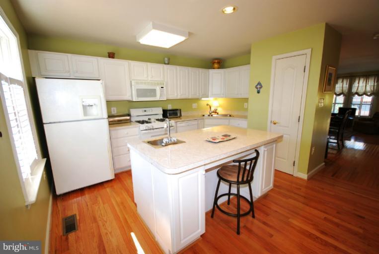 117 Rivanna Terrace Southwest Leesburg, VA 20175 - Photo 24 of 26 Kitchen