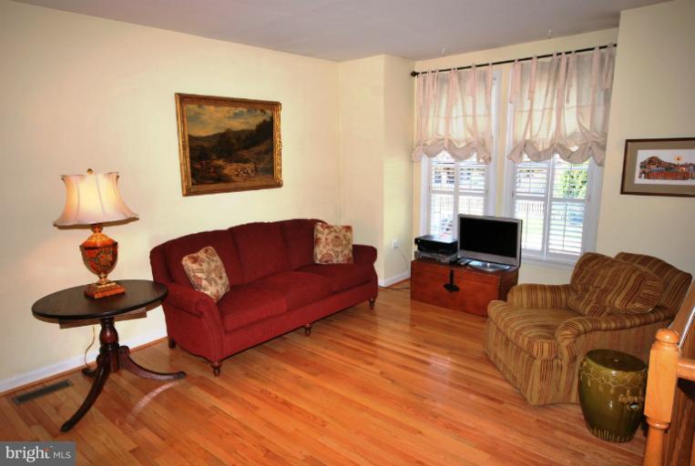 117 Rivanna Terrace Southwest Leesburg, VA 20175 - Photo 25 of 26 Living Room