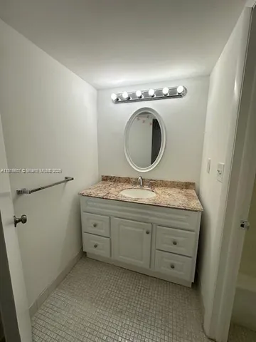 $305,000 | 14611 North Kendall Drive, Unit 309L, Miami, FL 33186