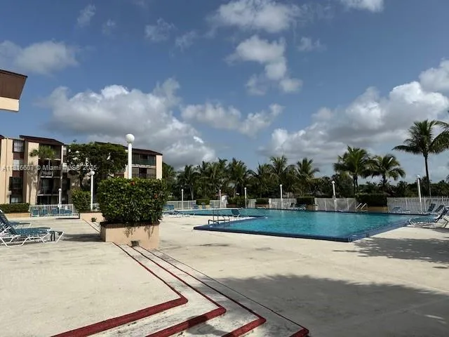 $305,000 | 14611 North Kendall Drive, Unit 309L, Miami, FL 33186