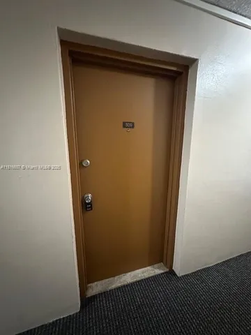 $305,000 | 14611 North Kendall Drive, Unit 309L, Miami, FL 33186