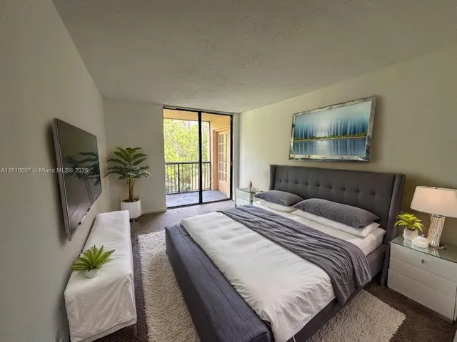 $305,000 | 14611 North Kendall Drive, Unit 309L, Miami, FL 33186