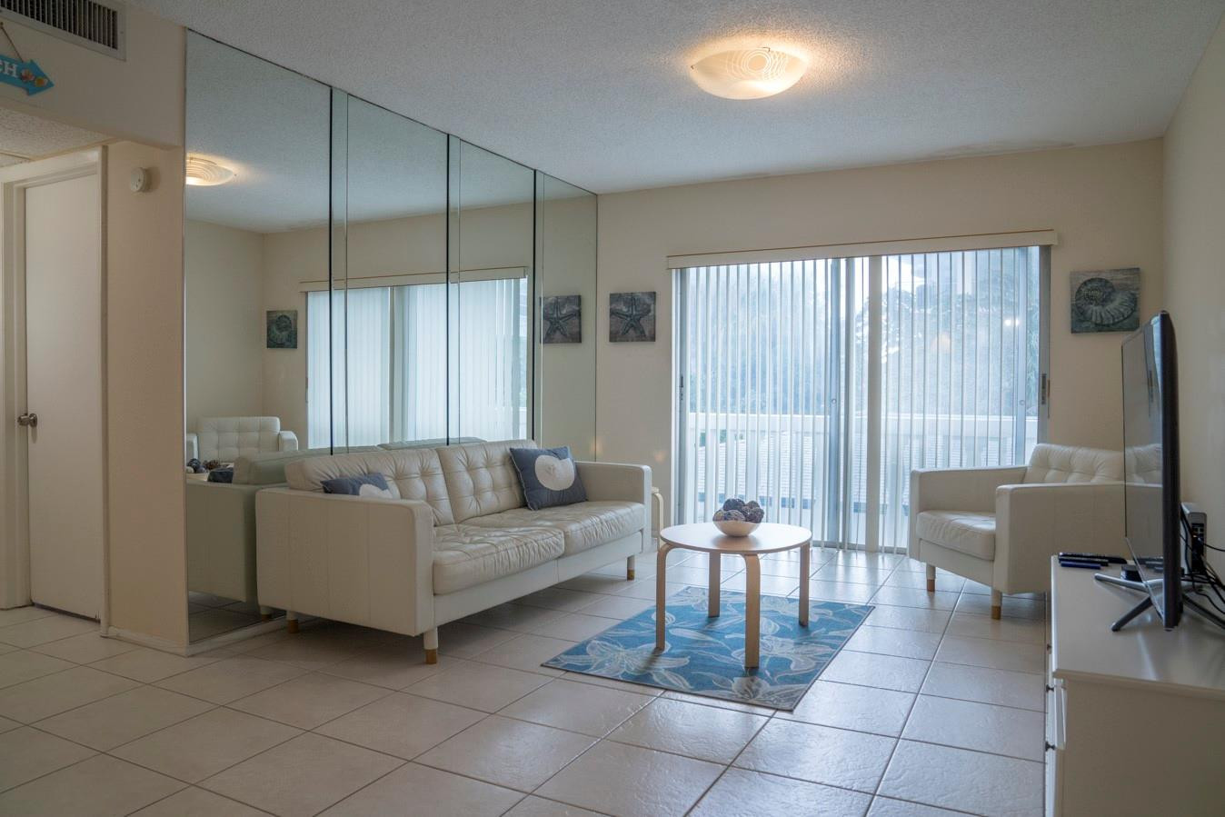 424 North Riverside Drive Pompano Beach, FL 33062 - Photo 6 of 24 Photo 6